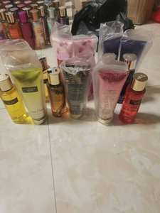 ชุดน้ำหอมวิคตอเรียสำหรับผู้หญิง VS โลชั่นทาผิวและสเปรย์น้ำหอม กลิ่นหอมติดทนนาน ครีมบำรุงผิวกาย ชุดของขวัญ น้ำหอมระงับกลิ่นกายสำหรับผู้หญิง - Product Image 6