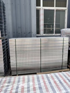 Bandeja Portacables Perforada Resistente al Fuego de 300*150, Galvanizada con Recubrimiento en Polvo - Product Image 3