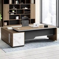 Bureau de direction en forme de L avec panneau en marbre, plateau en bois de noyer, table de bureau moderne de luxe pour PDG, base en charbon de bois