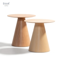 Table d'appoint moderne en bois massif avec pieds coniques, finition naturelle, pour salon, chambre et décoration d'hôtel