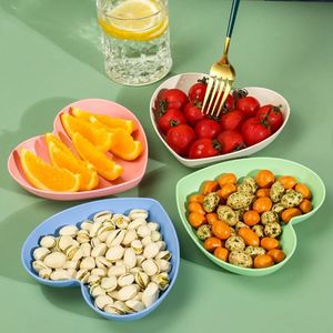 Assiettes en plastique épaissi en forme de cœur de pêche, design classique, non toxique, en PP, 50 pièces pour fêtes, collations, fruits et noix - Product Image 3