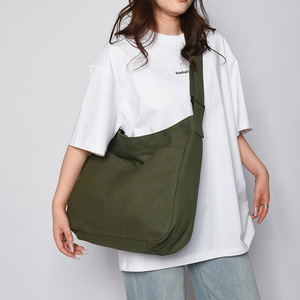 Sac fourre-tout bandoulière en toile pour jeunes femmes, fermeture éclair, grande capacité, à porter à l'épaule, décontracté d'été, motif uni, en polyester - Product Image 1