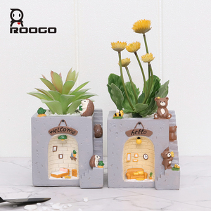 ROOGO Vaso per Piante in Resina a Forma di Casetta, Decorazione da <span class=keywords><strong>Giardino</strong></span> Carina e Originale, Idea Regalo, Vaso per Piante Grasse Fatto a Mano Personalizzabile - Product Image 1