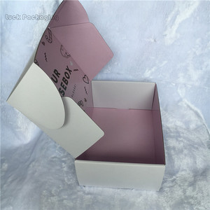 Blanco pequeño logotipo personalizado imprimir moq bajo <span class=keywords><strong>de</strong></span> cartón corrugado <span class=keywords><strong>de</strong></span> embalaje <span class=keywords><strong>de</strong></span> <span class=keywords><strong>ropa</strong></span> <span class=keywords><strong>de</strong></span> la caja <span class=keywords><strong>de</strong></span> envío <span class=keywords><strong>para</strong></span> <span class=keywords><strong>ropa</strong></span> - Product Image 2