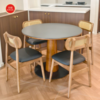 Ensemble de mobilier commercial moderne de style exécutif pour restaurant, villa et café : Banquette incurvée en tissu, table à manger en bois avec détails en rotin et chaises