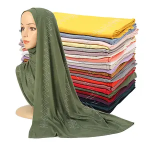 2021 Malabis Hijab Summer Aplique Hijab Viscose Fabric Poncho Scarf Solid Color White Scarf For Women