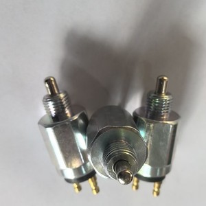 สวิตช์ไฟถอยหลังมิตซูบิชิ MC840590 12V สำหรับเปลี่ยนซ่อมรถยนต์ - Product Image 4