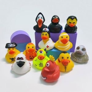 Canard de bain en plastique jaune de 2 pouces pour Halloween, idéal pour les jeux aquatiques et la décoration de fête fantôme - Product Image 2