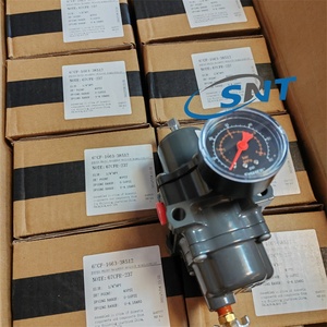 Regulador 67CFR, Rango de Presión de 0-60 PSI con Manómetro, 67CF-1663-38550 - Product Image 2