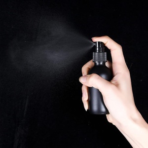 Botellas de vidrio Boston de niebla fina de 1Oz y 2oz con rociador negro Viales pequeños vacíos <span class=keywords><strong>para</strong></span> limpieza del <span class=keywords><strong>cabello</strong></span> de belleza de baño - Product Image 2