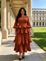 Robe midi plissée à col rond pour femmes grandes tailles, avec détails perlés, manches évasées 3/4 et ceinture, style robe gâteau