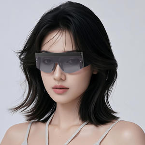 Gafas de Sol Mystic Square UV400 con Marco de PC Negro, Unisex, Estilo Retro Urbano, Marco Grande, Lentes Integradas - Product Image 1