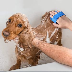 Bestseller Fournitures de bain <span class=keywords><strong>pour</strong></span> animaux de compagnie Gant brosse Douche <span class=keywords><strong>pour</strong></span> animaux de compagnie Brosse de bain <span class=keywords><strong>pour</strong></span> <span class=keywords><strong>chien</strong></span> en TPR - Product Image 4