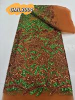 Vente en gros d'un nouveau design de tissu de luxe en dentelle perlée avec broderie de couleurs mélangées moins cher tissu de dentelle africaine à paillettes pour robe