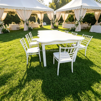 Ensemble table de mariage et chaises Chiavari White Wave, table de repas en forme de fleur pour location événementielle et fêtes