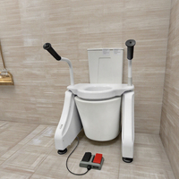 Ascenseur de toilette de réadaptation infirmière contrôlé par pédale siège de toilette surélevé chaise d'aisance équipement de sécurité de salle de bain