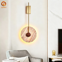 Lampe murale rustique en travertin jaune, style vintage, base artisanale minimaliste pour éclairage de projecteur domestique ou hôtelier
