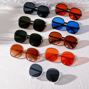 Gafas de Sol Redondas Extra Grandes con Montura Completa, Duraderas, para Hombre y Mujer, Protección UV400, Estilo Urbano, para Conducir y Uso Diario - Product Image 6