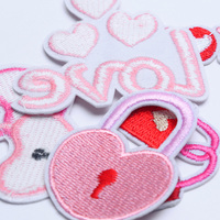 Petits patchs brodés en forme de cœur, motif fleur et cadenas, en feutre écologique thermocollant pour filles, couleur rose, Saint-Valentin