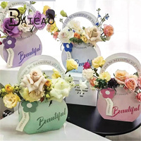 Boîte à fleurs en papier kraft à main avec impression en gravure, matériaux recyclés, design pliable pour la fête des mères et la Saint-Valentin