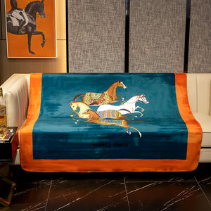 Plaids en velours Silver Fox à motif floral, antistatiques, style européen et américain, cadeaux d'anniversaire pour hommes et femmes, décoration et usage domestique - Product Image 5