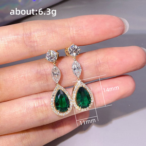 Orecchini Vintage a Goccia, Eleganti Orecchini Lunghi a Goccia Verde, Gioielli Classici da Donna - Product Image 3