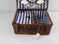 Panier de pique-nique en osier pour 4 personnes, plastique durable, métal, coton et fer, sangles faciles à transporter pour les sorties en famille, tapis de glace.