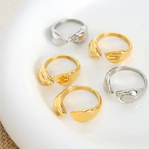 خاتم مفتوح أنيق وممتاز على شكل زوجين خاتم غير قابل للصدأ مطلي بالذهب من الفولاذ المقاوم للصدأ