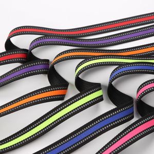 เทปโพลีเอสเตอร์หลากสี สายรัดผ้าไนลอนเทียม สายรัดสะท้อนแสงสองสี สำหรับกระเป๋า สิ่งทอในบ้าน เข็มขัด สายรัด - Product Image 4