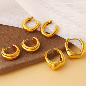 ต่างหูทรงเรขาคณิตแบบห่วง วัสดุโลหะผสมสังกะสีสีทอง รูปทรงตัวยู ดีไซน์รูปสามเหลี่ยมและดวงอาทิตย์ สำหรับผู้หญิง - Product Image 3