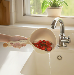 Louche à eau en plastique PP avec poignée épaisse, tasse doseuse, cuillère souple et légère pour la cuisine, le bain et le lavage des cheveux - Product Image 3