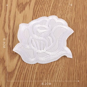 Étiquette brodée à la machine, motif fleur de rose blanc pur, pour rideau d'hôtel, drap de <span class=keywords><strong>lit</strong></span>, patch à trou de fumée, patch pour veste, patch en tissu - Product Image 3