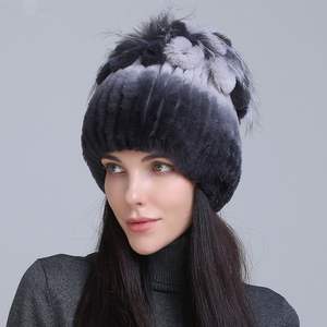 Chapeau d'hiver ultra doux pour femme avec <span class=keywords><strong>fourrure</strong></span> de lapin Rex véritable, design floral latéral tendance, <span class=keywords><strong>toque</strong></span> extrêmement chaude pour les activités de plein air - Product Image 2