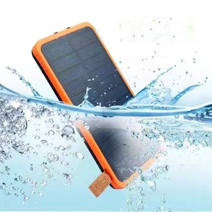 Nouveau 4 Panneau <span class=keywords><strong>Solaire</strong></span> Soleil Plein 8000mAh Banque De Puissance <span class=keywords><strong>Solaire</strong></span> Imperméable de Banque de Puissance De <span class=keywords><strong>Batterie</strong></span> <span class=keywords><strong>Externe</strong></span> de Téléphone Double USB <span class=keywords><strong>pour</strong></span> huawei <span class=keywords><strong>iPhone</strong></span> - Product Image 4