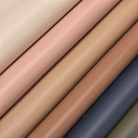 Meubles en cuir artificiel 1.4mm d'épaisseur grain fin Semi PU Faux cuir tissu pour sac à main canapé rembourrage avec support en daim