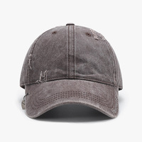 Gorra de béisbol unisex de 6 paneles de algodón 100% lavado y envejecido con bordado 3D, cierre de hebilla metálica, color sólido y ajuste regulable.