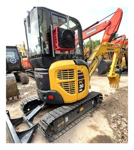 Miniexcavadora de oruga Komatsu PC30 A/C usada, capacidad de 3 toneladas, buen estado, precio razonable, cabina completa a la venta, rodamiento Kawasaki - Product Image 1