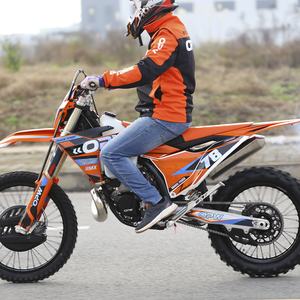 Moto tout-terrain <span class=keywords><strong>Enduro</strong></span> 300cc <span class=keywords><strong>2</strong></span> <span class=keywords><strong>temps</strong></span> à carburateur de marque Orange Power Opw, idéale pour le saut en montagne et la course - Product Image 2
