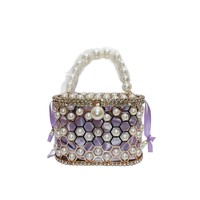 Tas tangan malam berbahan metalik, bermotif bunga, bertabur mutiara, buatan tangan, terinspirasi peri, dengan hiasan rhinestones, asli.