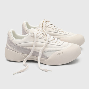 เทรนด์แฟชั่นฤดูหนาวใหม่ รองเท้ากีฬาผู้ชายสีพื้นอเนกประสงค์ สำหรับวิ่งจ๊อกกิ้งกลางแจ้งและวิ่งลำลอง - Product Image 1