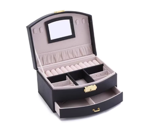 กล่องใส่เครื่องประดับหนังลายนูนรูปทรงสี่เหลี่ยมผืนผ้า น่ารัก พกพาสะดวก สำหรับเก็บแหวน ต่างหู สร้อยคอ พร้อมกุญแจล็อค บุผ้ากำมะหยี่ ของขวัญสำหรับเด็ก - Product Image 2