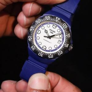 Montre à bracelet en caoutchouc 2025 avec calendrier, série F1, lunette cannelée, bracelet calendrier, feuille, chronographe, montre tendance pour homme - Product Image 2