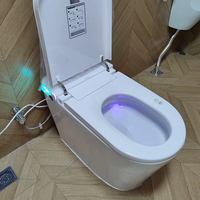 Bidet électrique de salle de bain avec sortie universelle S-trap 60-400mm et sortie universelle P-trap 180mm pour cuvette de toilettes