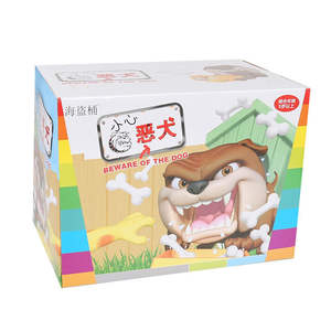 การเล่นตลกและแกล้งกันด้วยของเล่นพลาสติกที่มีรูปแบบสุนัข ซึ่งแสดงเหตุการณ์ที่พวกมันขโมยกระดูกและกัดนิ้วมือสำหรับเด็กผู้ชาย - Product Image 5