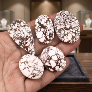 พลอยธรรมชาติรูปทรงคาโบชองจาก MAHNAJ GEMS ขายส่งจำนวนมากสำหรับทำเครื่องประดับ ราชสถาน ไจปุร์ - Product Image 3