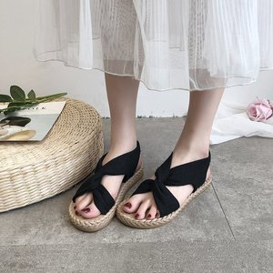 Sandales d'été à la mode pour femmes avec cordon tressé simple et bande élastique Cross Flat Platform Design New Summer Wear Shoes - Product Image 3