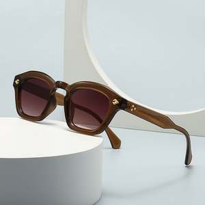 Lunettes de soleil rondes rétro personnalisées avec logo, petite monture, protection UV400, rivets, polygone, pour hommes et femmes - Product Image 4