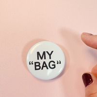 Fabricant de badges : Fournisseur de tôle étamée bon marché pour badges bouton ronds imprimés, gravés et personnalisés avec motifs de dessins animés