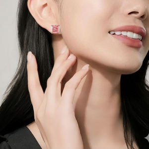 أقراط مربعة جديدة ذات مظهر راقٍ، أقراط مرصعة بالألماس للنساء، أقراط بتصميم زهرة الجليد من باباراتزي - Product Image 1