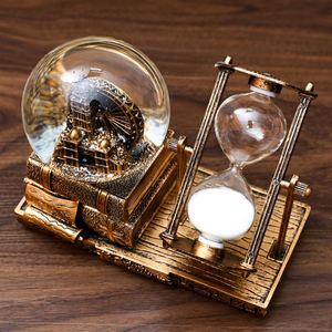 Boîte à musique rétro en forme de tour Eiffel avec sablier et boule de cristal, ornements lumineux de bureau, cadeau de Noël ou de remise de diplôme pour étudiants - Product Image 4